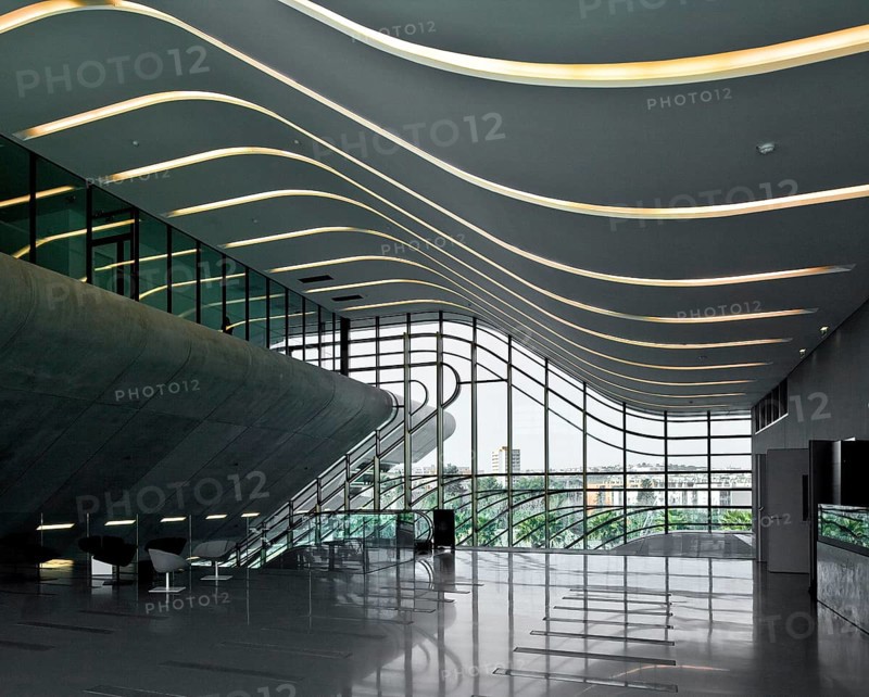Montpellier, multi-purpose building PIERRESVIVES, built 2006-2012 by Zaha Hadid, Vestibühl, upper floor
