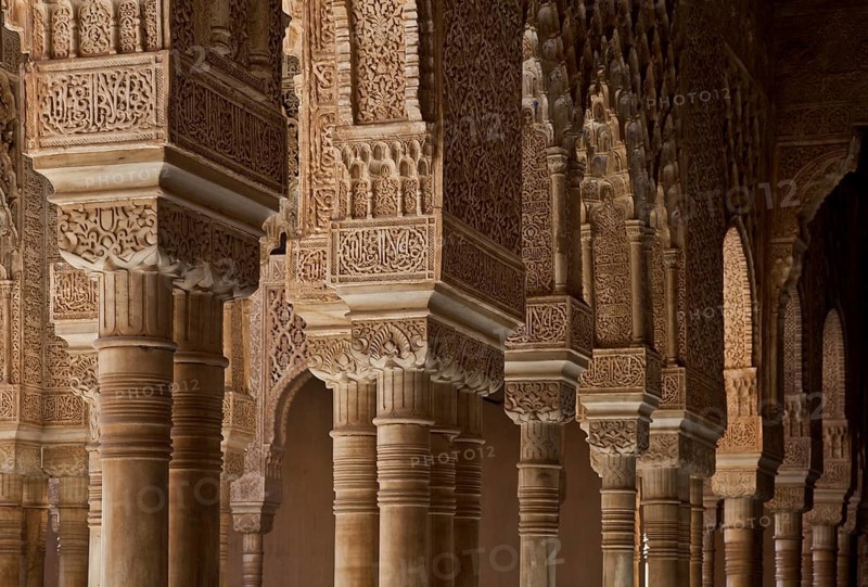 Nasrid Palace, Court of Lions, capitals and stuccoed pillars and arcades