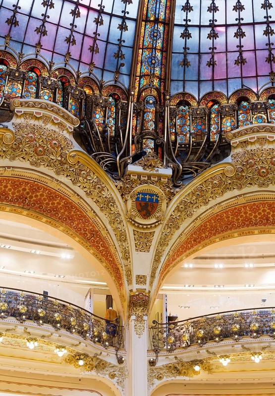 Large hall, dome detail