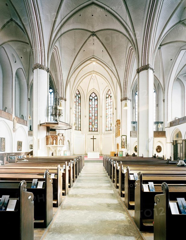 Newly built 1844 - 1849, architects Alexis de Chateauneuf and Hermann Peter Fersenfels, St., Sankt, Saint