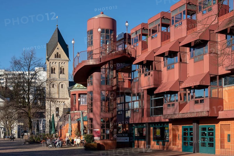 Bergisch-Gladbach, Bergischer Löwe community centre, built 1977-1980 by Gottfried Böhm, behind it the tower of St. Laurentius parish church