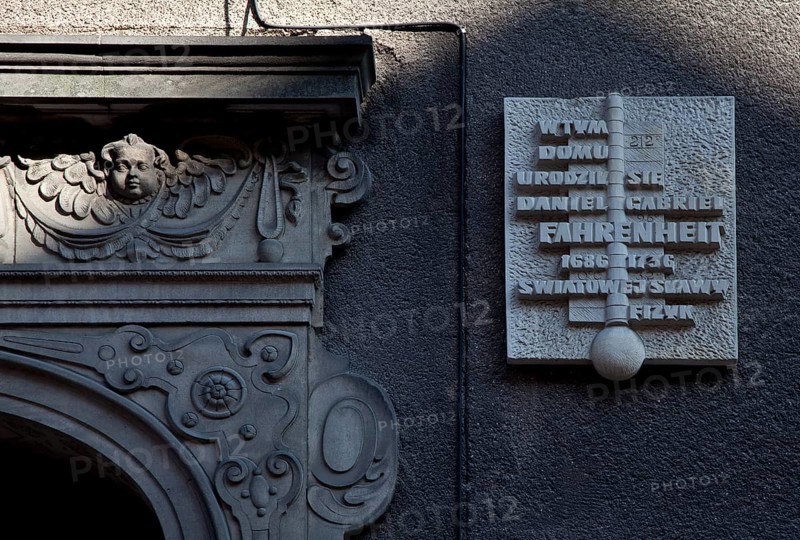 Today ulica Ogarna, house no. 95, birthplace of the physicist Daniel Gabriel Fahrenheit, portal detail and memorial plaque