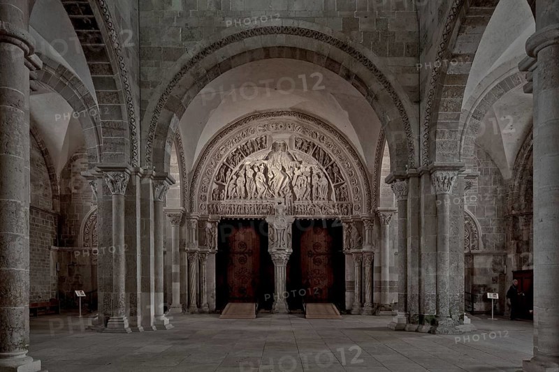 Vezelay, Basilica of Ste-Marie-Madeleine. Interior. Porch with main portal of the church PFINGSTPORTAL, St, Saint, Saint