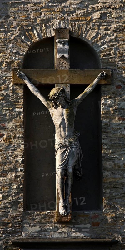 Jesus on the cross, St Bonifatius collegiate church in Freckenhorst, Warendorf, Münsterland, North Rhine-Westphalia, Germany, Europe