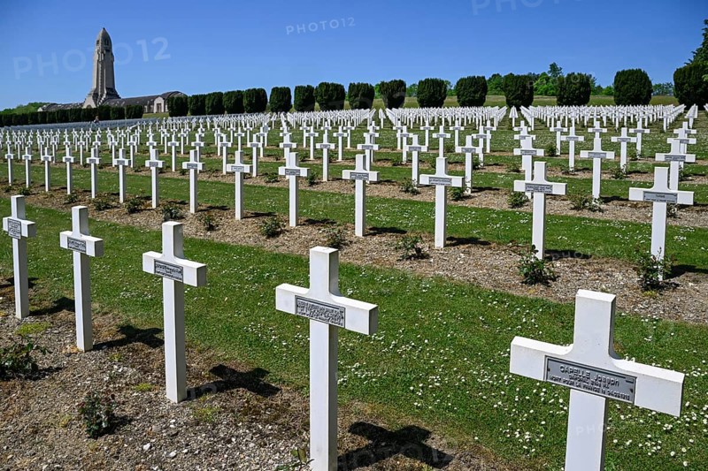 Cemetery of soldiers killed in the First World War, in the background the ossuary of Douaumont, Verdun, Grand Est region, France, Europe