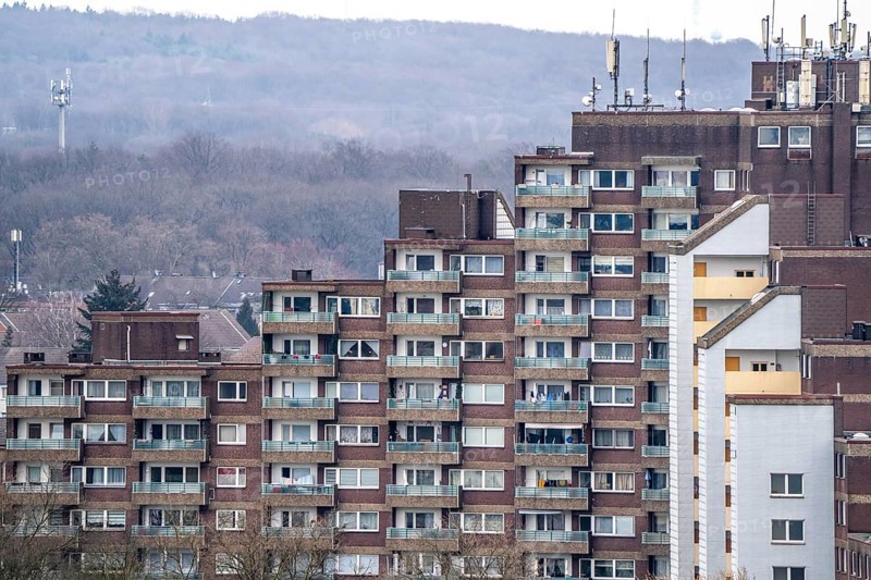 Residential tower block from 1972, Biegerhof, 261 flats, called Affenfelsen, in Wannheim, in the district of Duisburg-Süd, North Rhine-Westphalia, Germany, Europe