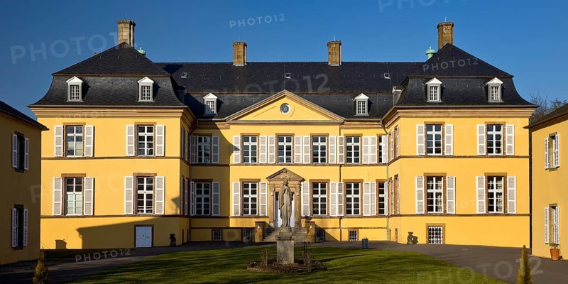 Crassenstein Castle, Niederungsburg, Wadersloh-Diestedde, Warendorf district, Muensterland, North Rhine-Westphalia, Germany, Europe