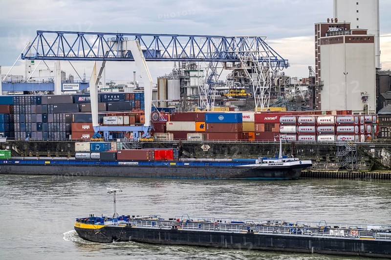 Container terminal in the Rhine port of Krefeld, inland port, 4th largest public port in North Rhine-Westphalia, trimodal handling of goods, goods, containers, general cargo, North Rhine-Westphalia, Germany, Europe