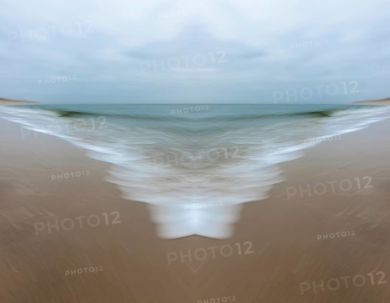 Mirrored picture, blurred, waves on Sylt North Sea beach, National Park Wadden Sea, Sylt, Hoernum, North Frisia, Schleswig-Holstein, Germany | Mirrowed picture, blurred, waves on beach, North Sea, National Park Wadden Sea, Sylt, Schleswig-Holstein, Germany, Nordsestrand, Hoernum, Schleswig-Holstein, Germany, Europe
