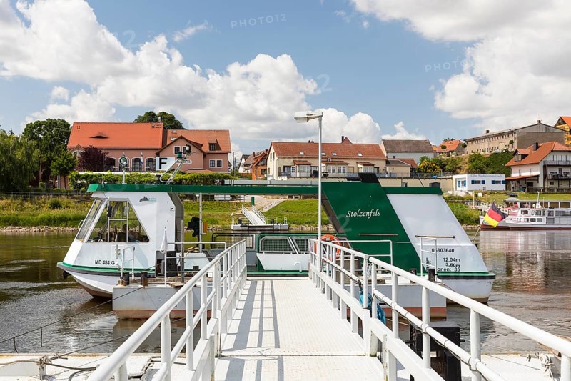 Ferryboat Stolzenfels at the pier in Diesbar-Seußlitz on the banks of the Elbe, in the background the village of Niederlommatzsch, Saxon Elbland, Saxony, Germany, Europe