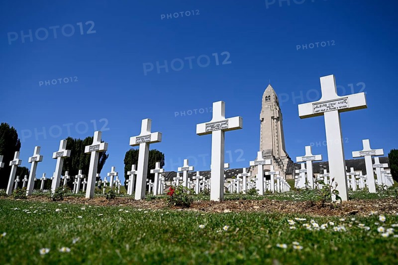 Cemetery of soldiers killed in the First World War, in the background the ossuary of Douaumont, Verdun, Grand Est region, France, Europe