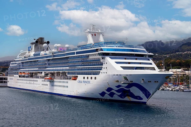 Coral Princess, cruise ship, passenger ship, Princess Cruises, in the harbour of Papeete, Tahiti-Nui, Tahiti, Society Islands, Leeward Islands, French Polynesia, Oceania