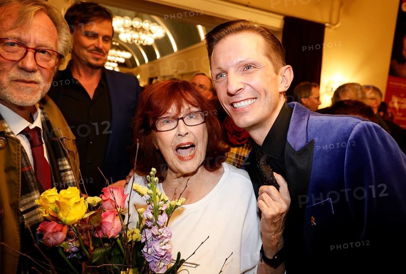 Brigitte Grothum and Mark Rudolf at the premiere ofOma Trick with Brigitte Grothum and Johannis Hallervorden 26.02.25 at the palace gardens Theatre. Brigitte Grothum celebrates her 90th birthday here