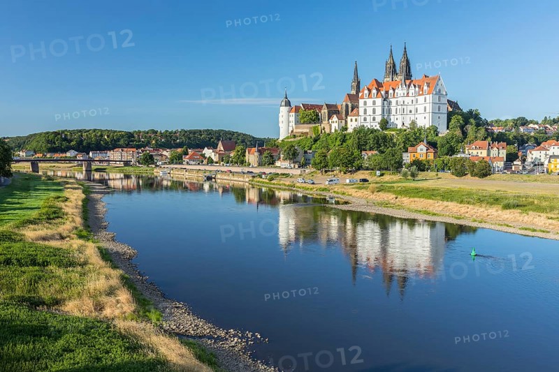 Albrechtsburg Castle and cathedral towers with reflection in the Elbe, Meissen, Saxony, Germany, Europe