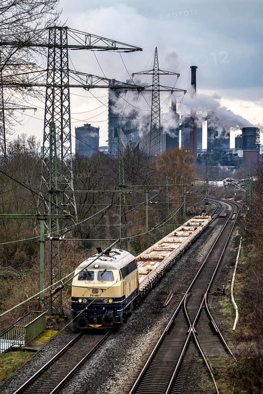 Prosper coking plant, operated by the ArcelorMittal steel group, 146 coke ovens with a daily output of 5500 tonnes of coke, railway line for freight traffic, freight train, Bottrop, North Rhine-Westphalia, Germany, Europe