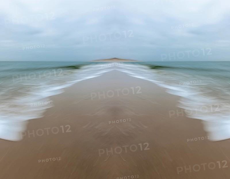 Mirrored picture, blurred, waves on Sylt North Sea beach, National Park Wadden Sea, Sylt, Hoernum, North Frisia, Schleswig-Holstein, Germany | Mirrowed picture, blurred, waves on beach, North Sea, National Park Wadden Sea, Sylt, Schleswig-Holstein, Germany, Nordsestrand, Hoernum, Schleswig-Holstein, Germany, Europe