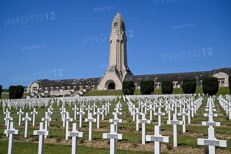 Cemetery of soldiers killed in the First World War, in the background the ossuary of Douaumont, Verdun, Grand Est region, France, Europe
