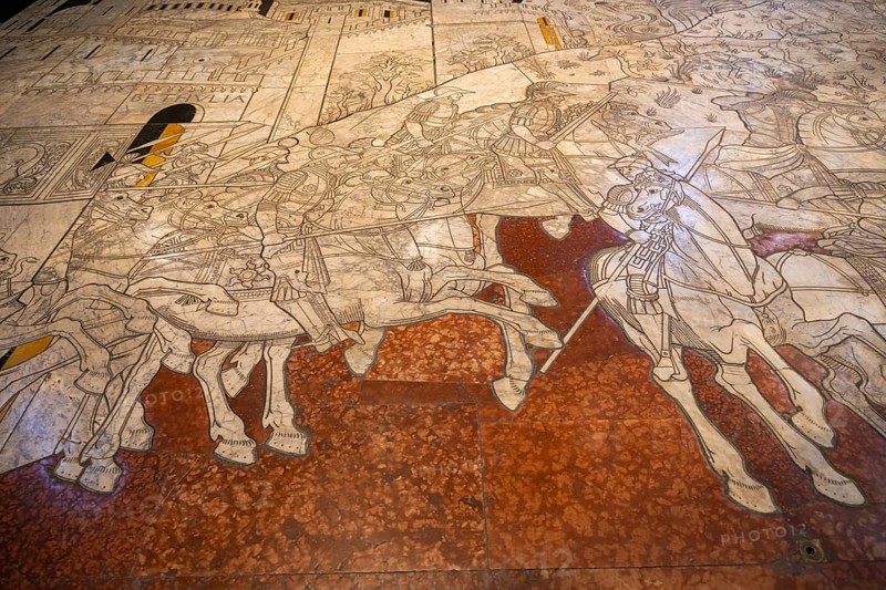 Interior of colorful marble decoration, Siena Cathedral or Cattedrale di Santa Maria Assunta, Siena, Tuscany, Italy, Europe