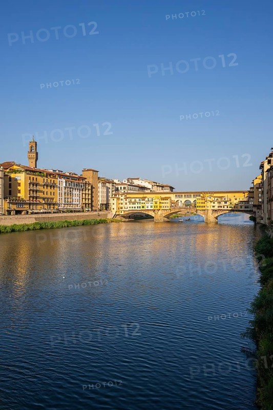 Ponte Vecchio bridge over Arno River, Florence, Tuscany, Italy, Europe