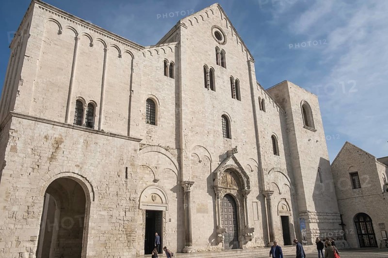Basilica of San Nicola (Basilica of St Nicholas of Myra), Bari, Apulia, Italy, Europe