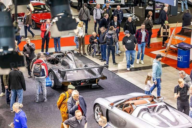 Retro Classics car show opens in Stuttgart. With over 90, 000 visitors and more than 900 exhibitors, the trade fair for driving culture is the central meeting point for the classic car scene in southern Germany. Stuttgart, Baden-Württemberg, Germany, Europe