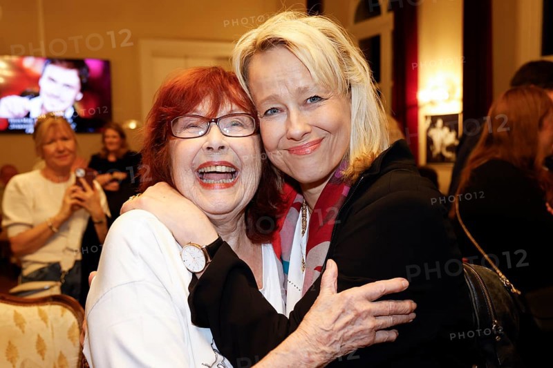Brigitte Grothum and daughter Debora Weigert at the premiere ofOma Trick with Brigitte Grothum and Johannis Hallervorden 26.02.25 at the palace gardens Theatre. Brigitte Grothum celebrates her 90th birthday here