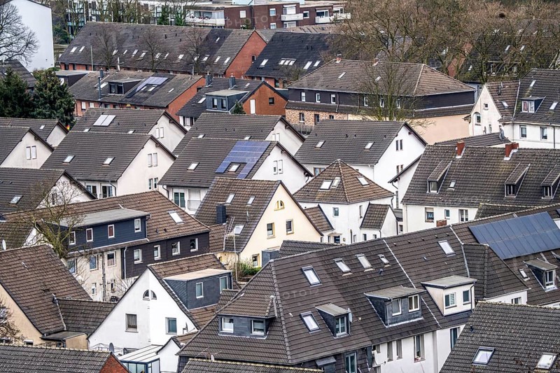 Residential buildings, apartment blocks, in the Duisburg-Süd district, Angerhausen neighbourhood, North Rhine-Westphalia, Germany, Europe
