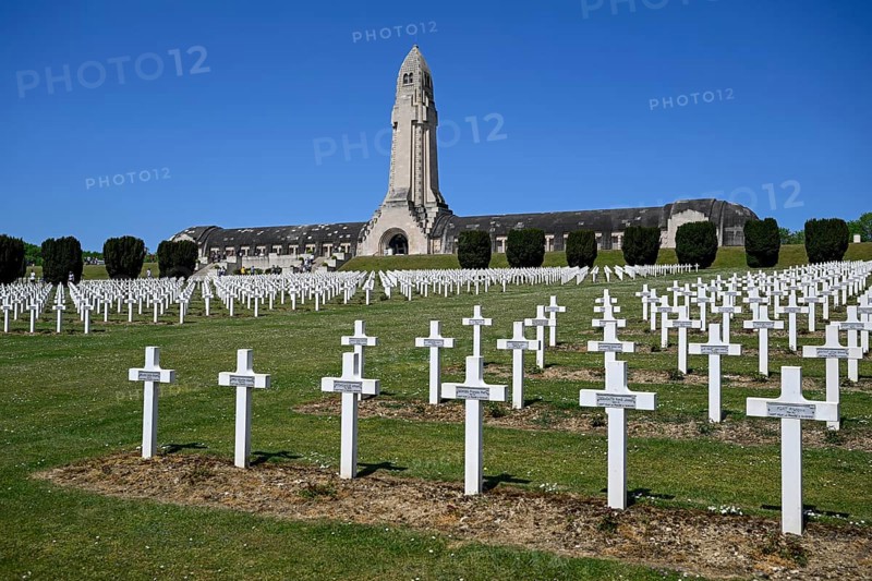 Cemetery of soldiers killed in the First World War, in the background the ossuary of Douaumont, Verdun, Grand Est region, France, Europe