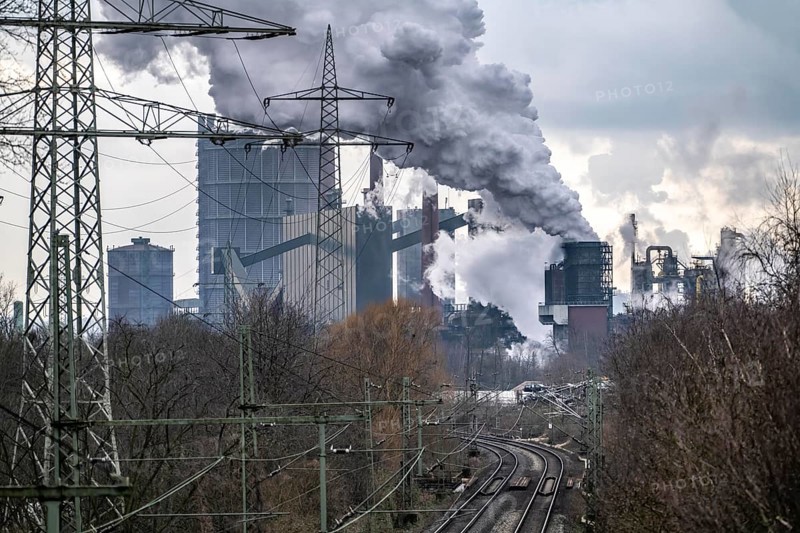 Prosper coking plant, operated by the ArcelorMittal steel group, 146 coke ovens with a daily output of 5500 tonnes of coke, extinguishing cloud, railway line for freight traffic, Bottrop, North Rhine-Westphalia, Germany, Europe