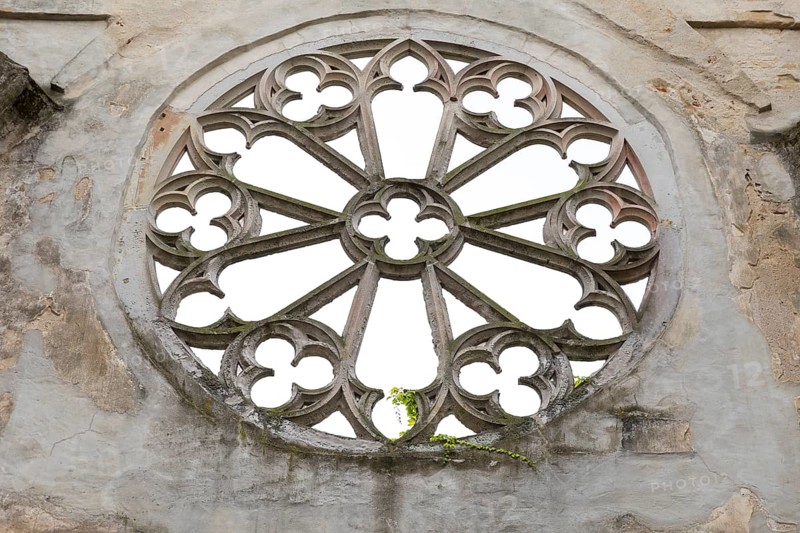 Tracery rosette on the Wachau church ruins, Markkleeberg, Saxony, Germany, Europe