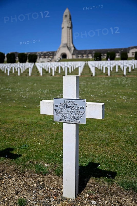 Cemetery of soldiers killed in the First World War, in the background the ossuary of Douaumont, Verdun, Grand Est region, France, Europe