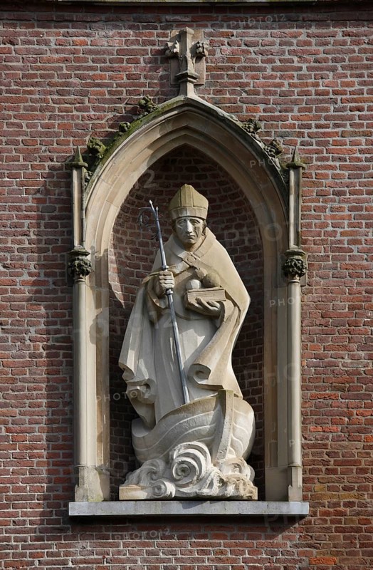 Figure on the west side