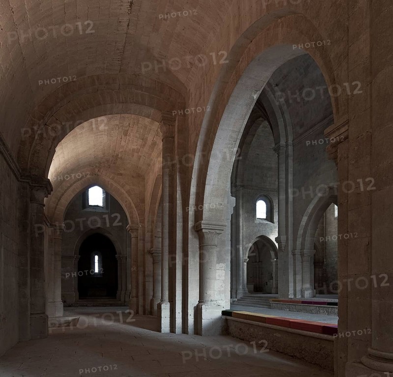 Cistercian monastery founded in 1144, church built 1175-1220, view from the north aisle to the south-east, St., Sankt, Saint