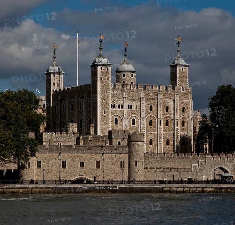 Section with White Tower from the south-west across the Thames