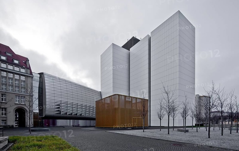 Magazine towers around 1980 by Dieter Seidlitz with modified surface, left extension 2011 by Gabriele Glöckler