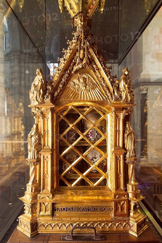 Machabean shrine (around 1520-1527) in the south transept, detail, St., Saint, Saint