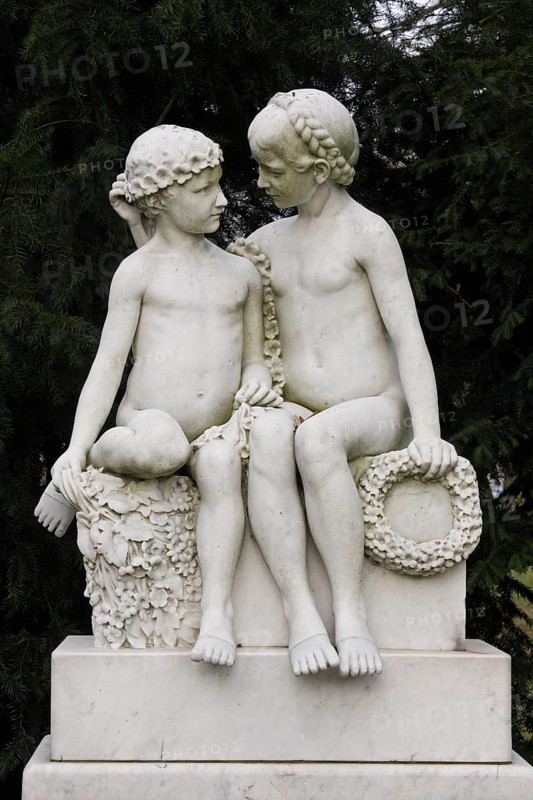 Krefeld, Hohenzollernstraße, children's fountain (fairytale fountain)
