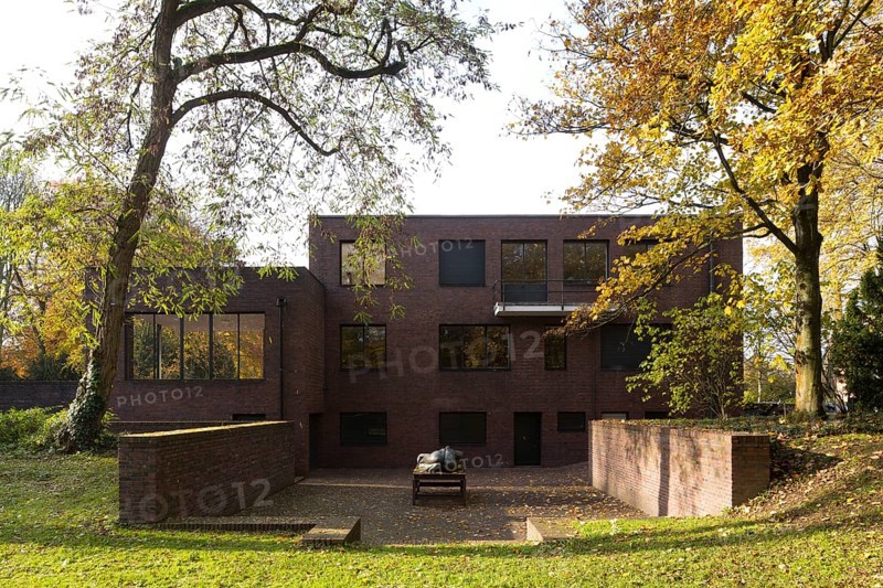 Built between 1928 and 1930 by Ludwig Mies van der Rohe as a residential building, Haus Esters, east side