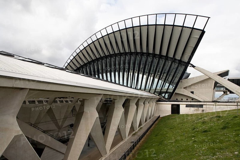 Architect: Calatrava, reception hall and southern platform hall from the south-east