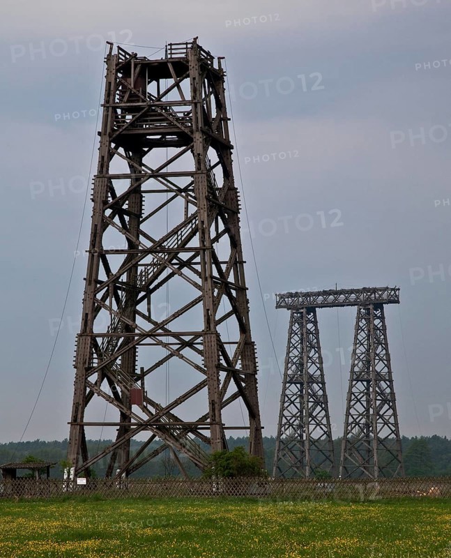 Brück (Mark) wooden antenna measuring towers 69124 Left tower II 34 m high until 1991 53 m high right tower III 54 m high both erected in 1963 by Deutsche Post. Brück towers