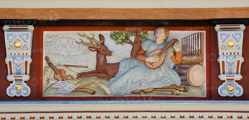 House to the wide hearth, allegory sense of hearing (Auditus)