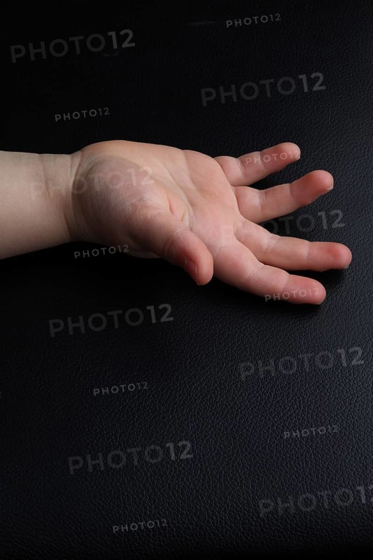 Hand of a child, 5 fingers, 5 fingers, thumb, receive, palm, hands, fingertips, finger-tip, hold up hand, beggar