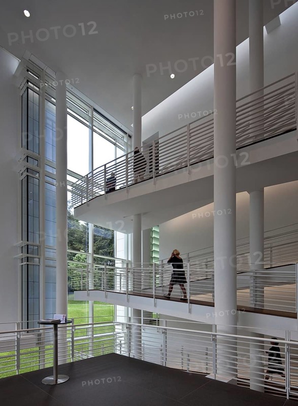 Architect Richard Meier, opened in 2004, vestibule