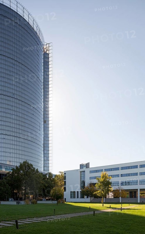 Schürmann-Bau, headquarters of the Deutsche Welle broadcaster, on the left the Posttower