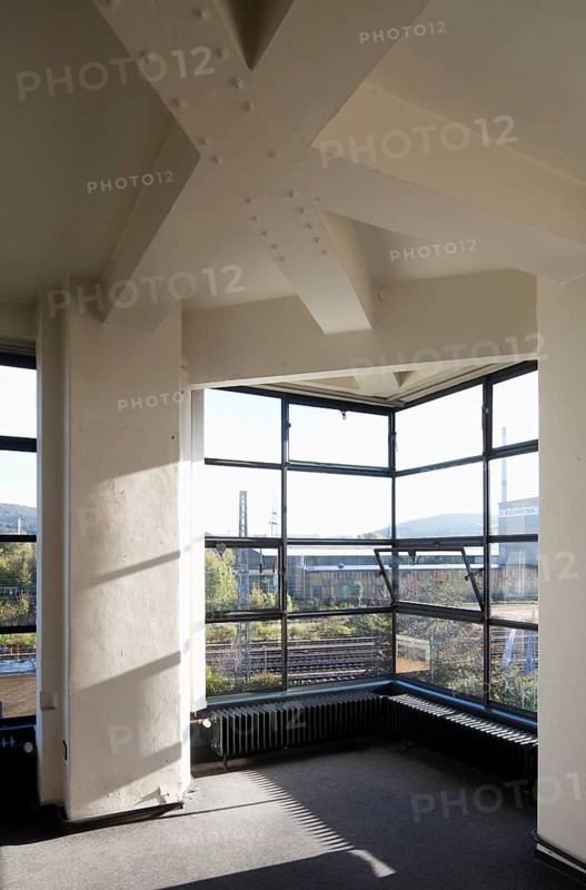 Built 1911-1915 by Walter Gropius and Adolf Meyer, south-east corner of the main building with visible cross construction made of steel beams, interior