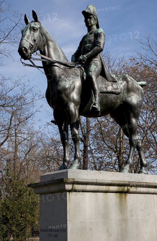 Equestrian statue-Friedrich-Wilhelm III by L. Touallion 1913