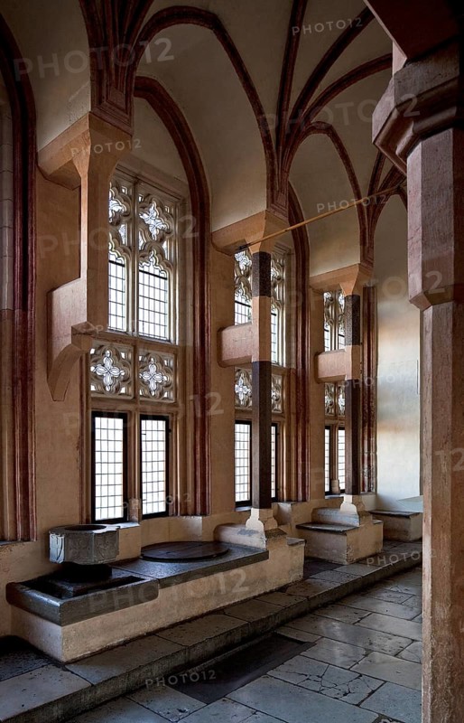 Grand Master's Palace, high hallway with openwork reveals next to the summer hall