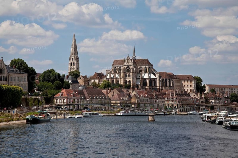 Auxerre, Burgundy former abbey church St-Germain 70298 distant view from south over the Yonne river left corresponding tower ST-JEAN Auxerre, St., Saint, Saint