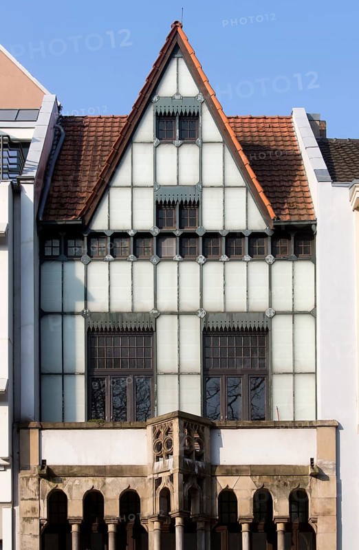Built in 1900 for C. J. Buschhüter, relocated in 1974, iron framework on the upper floor with curtain wall made of cast glass, one of the first in Germany