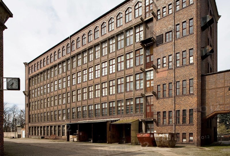 Former hosiery factory VEB Feinstrumpfwerke Oberlungwitz, now ROGO Strumpfwerke GmbH, old building courtyard side